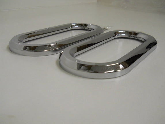 United Pacific 10490B Oval Light Bezel