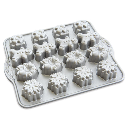 Nordic Ware 93748 Holiday Teacakes Cast Cakelet Pa