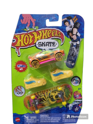 Hot Wheels Skate Collector Skateboard with Vehicle