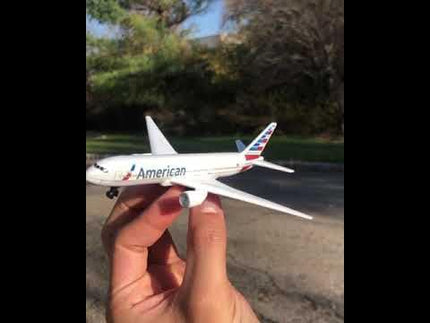 Herpa Toys Single Airplane American, toy model in small scale, aeroplane model, collect, play, miniature model made of plastic – suitable for 3 year olds