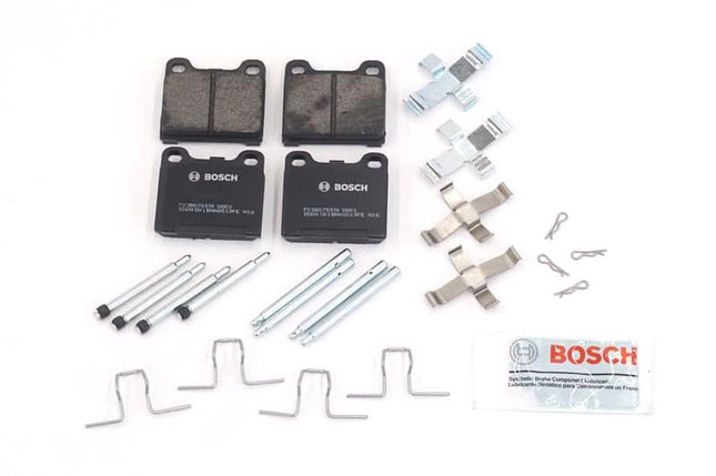 BOSCH BP1263 QuietCast Premium Semi-Metallic Disc Brake Pad Set - Compatible with Select Land Rover Range Rover, Range Rover Sport; FRONT