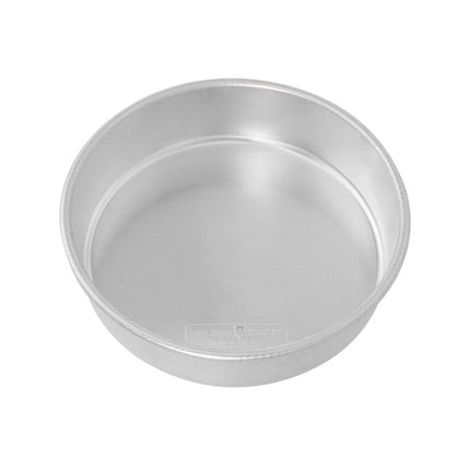 Nordic Ware Naturals 9" Round Layer Cake Pan, Natural Aluminium Baking Tin with Superior Heat Conductivity, Premium Bakeware Made in The USA, Silver