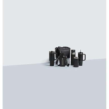 Taza de camping diaria STANLEY de 24 oz | Tapa con abertura para beber | Vaso para café, té y otras bebidas | Taza de café aislada de acero inoxidable | Sin BPA | Negro 2.0