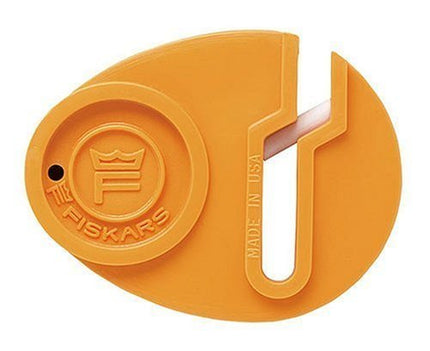 Fiskars Sewsharp Scissor Sharpener, Stainless Steel, Standard, 0.4 x 3.7 x 4.8 cm