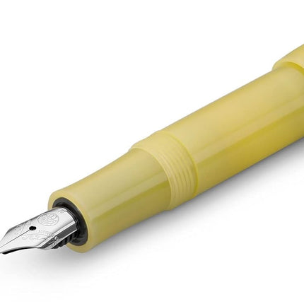 Kaweco Frosted Sport Sweet Banana Fountain Pen I Premium Fountain Pen for Ink Cartridges with High-Quality Steel Nib I Fountain Pen 13 cm I Fountain Pen in Yellow I Nib Width: M (Medium)