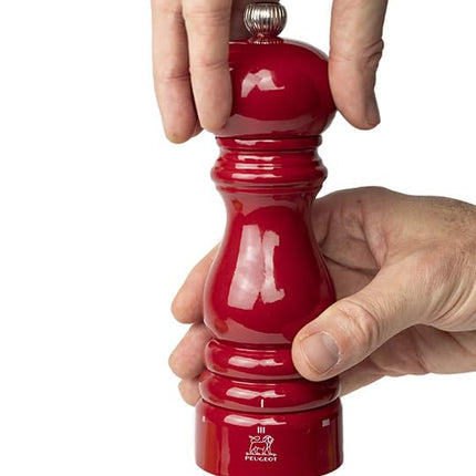 PEUGEOT - Paris u'Select 18 cm Salt Mill - 6 Predefined Grind Settings - Made With PEFC Certified Wood - Made In France - Glossy Passion Red Colour