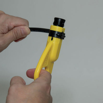 Klein Tools VDV002-818 Kit de instalación y prueba de coaxiales con crimpadora, incluye probador, pelacables y conectores F universales