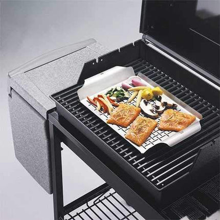 Weber Deluxe Grill Pan (44 x 39cm) - Heat Resistant & Dishwasher Safe BBQ Grill Pan made of Stainless Steel, ideal for Sautéing Vegetables and Frying Seafood - Silver (6435)