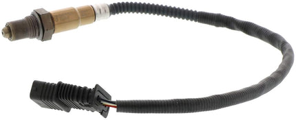 Bosch 17015 Premium Original Equipment Oxygen Sensor - Compatible With Select BMW 335i, 435i, 535i, 640i, 740i, 740Li, GT, Gran Coupe, xDrive, ActiveHybrid 3/5 / 7, M2, M235i, X4, X5, X6