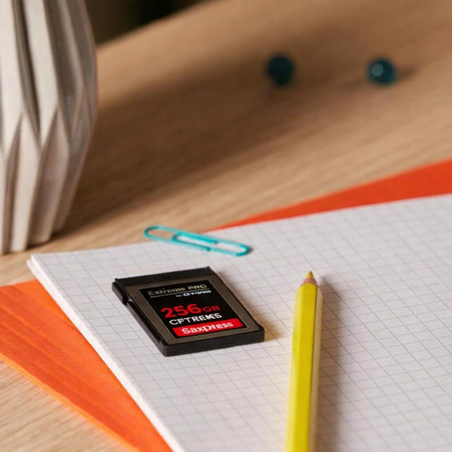 SanDisk 256GB Extreme PRO CFexpress Type B card RAW 4K video recording + RescuePro Deluxe up to 1700 MB/s