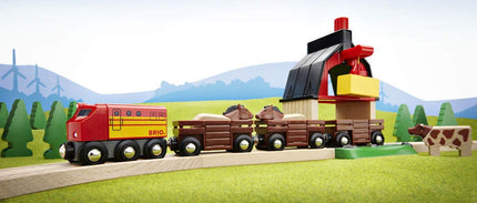 BRIO World Farm Railway Set for Kids, 20 Piece Wooden Train Set with Barn, Tractor and Animals, Ages 3 Years and Up