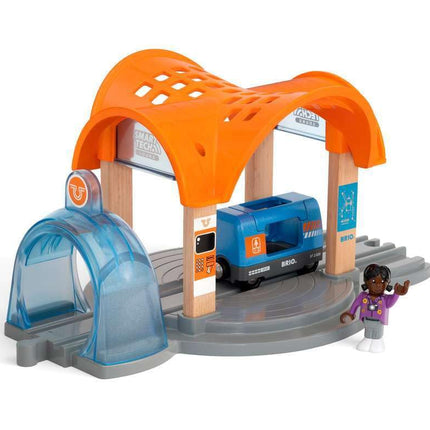 BRIO World Smart Tech Sound Action Tunnel Train Station for Kids Age 3 Years Up - Gifts for Children