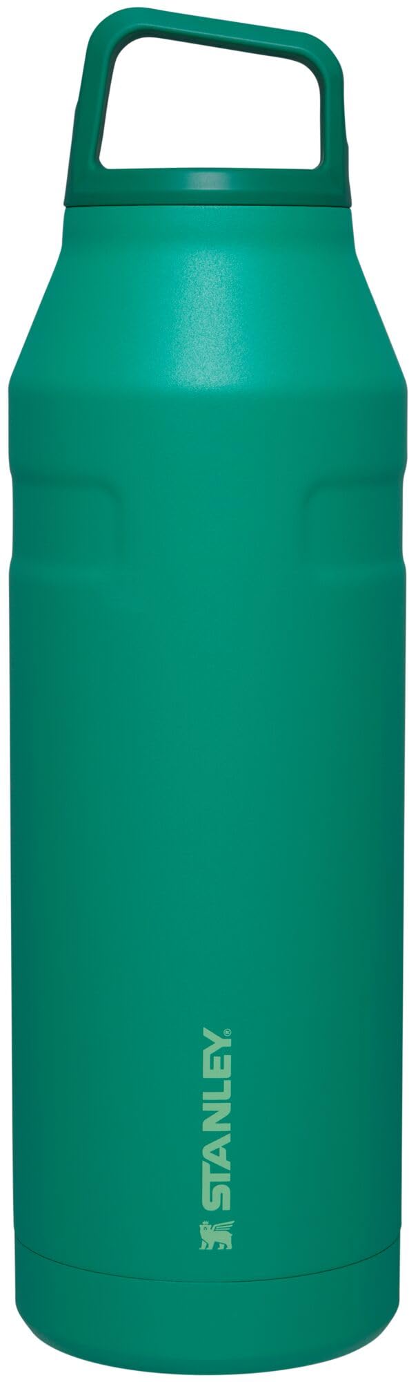 STANLEY IceFlow Cap and Carry Bottle - Lightweight