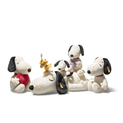 Steiff Snoopy Love cuddly toy, cute stuffed toy, boys, girls & babies from 0 months, Friends, plush toy 30 cm, white, 024375