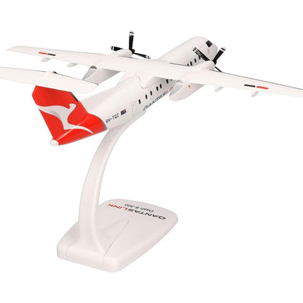 herpa 614221 Snap-Fit Model Plane QantasLink DHC-8-300 - VHTQZ Bundaberg Miniature 1:100 Scale Collectable Model with Base, Plastic Miniature Model, White, Red