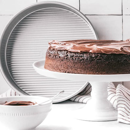 USA Pans Aluminized Steel 9-Inch Round Layer Cake Pan with Americoat