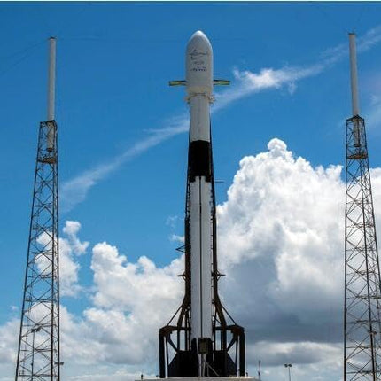 AYGITAL SpaceX Falcon 9 STRONGBACK 1/233 Diecast Rocket Model Set