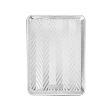 Nordic Ware Prism Bandeja de Horno Mediana, Bandeja de Horno de Aluminio con Flujo de Aire Mejorado, Utensilios de Horno Premium Fabricados en EE. UU., Plateado, L: 41,4 cm x An: 28,7 cm x Al: 2,5 cm