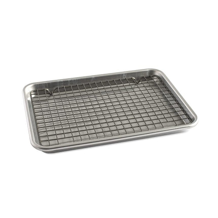 Nordic Ware Naturals® Bandeja de cuarto de hoja con rejilla antiadherente apta para horno