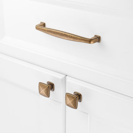 KOOFIZO Stepped Square Cabinet Knob - Antique Brass Pull Handle (31mm / 1.2 Inch), 10-Pack for Kitchen Cupboard Door, Bedroom Dresser Drawer, Bathroom Wardrobe Hardware