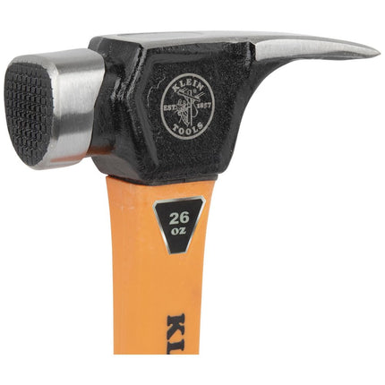 Martillo de garra Klein Tools 832-26 para liniero, 26 onzas, mango de fibra de vidrio, servicio pesado para postes de servicios públicos, cara fresada, naranja de alta visibilidad