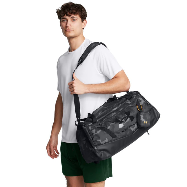 Under Armour Unisex Undeniable 5.0 Duffle Small, Water-Repellent Duffle Bag for Sports, Travel and Casual Use, Gym Bag with Pockets and Shoulder Strap,Black/Black/Black,SM