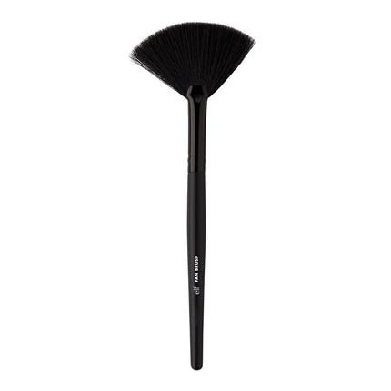 e.l.f. Fan Brush, Powder & Contour Makeup Brush, Unique Fan Shape Blends For A Flawless Finish, Soft & Absorbent, Vegan & Cruelty-Free