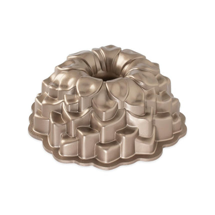 Nordic Ware Blossom Bundt Pan, Original Cast Aluminium Bundt Tin, Official Bundt Cake Tin with Floral Pattern, Cake Mould Colour: Toffee