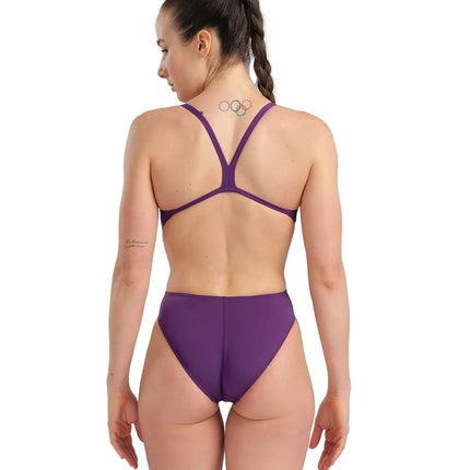Arena Women's Standard Team Swimsuit Challenge Solid, Plum-White, 24