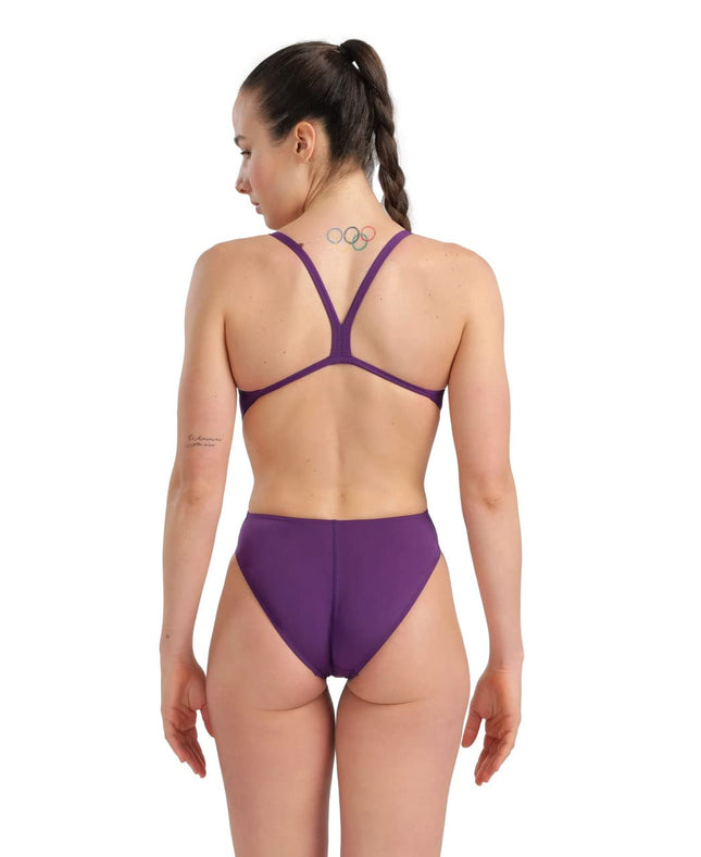 Arena Maillot de Bain Femme Standard Team Challenge Solid, Prune-Blanc, 24