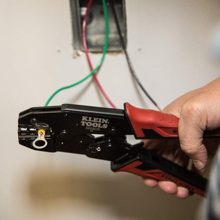 Herramienta crimpadora de cables Klein Tools 3005CR, crimpadora de terminales aislados con trinquete para cables de 10 a 22 AWG