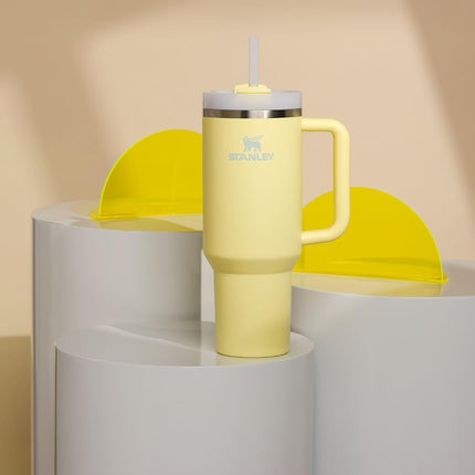Vaso Stanley Quencher H2.0 FlowState de acero inoxidable con aislamiento al vacío con tapa y pajita para agua, té helado o café, batidos y más, color pomelo, 40 oz, 10-11673-066