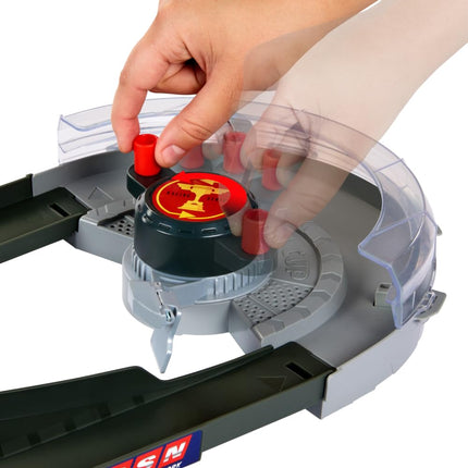 Mattel Disney and Pixar Cars Track Set, Piston Cup Action Speedway Playset with 1:55 Scale Lightning McQueen Die-Cast Toy Car, HPD81