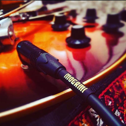 Mogami Gold INSTRUMENT-18RR Guitar Instrument Cable, 1/4" TS Male Plugs, Gold Contacts, Right Angle Connectors, 18 Foot