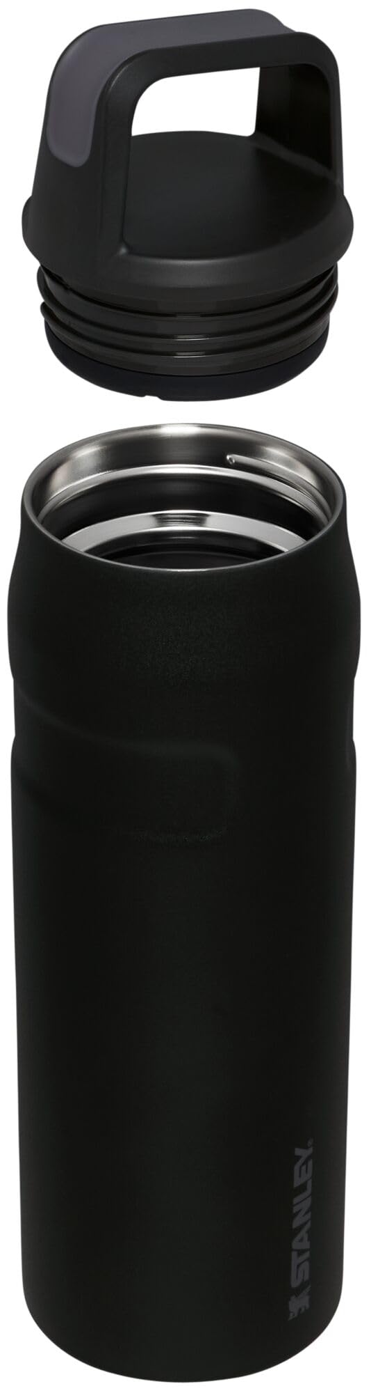 Stanley IceFlow Cap and Carry+ Botella de agua 24 oz | Tapa giratoria de boca ancha | Ligera y a prueba de fugas para viajes y gimnasio | Acero inoxidable aislado | Sin BPA | Negro