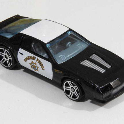 Hot Wheels Serie Internacional de Coches de Policía 2020 #1/5 EE. UU. Patrulla de Carreteras de California Chevrolet Camaro '85