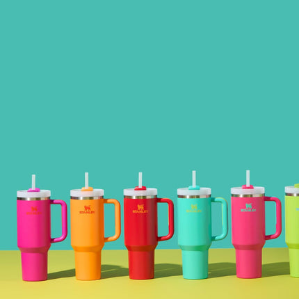 Vaso Stanley Quencher H2.0 con asa y pajita de 40 oz | Tapa Flowstate de 3 posiciones | Compatible con portavasos para viajes | Vaso térmico de acero inoxidable | Sin BPA | Vara de oro