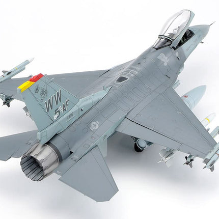 Tamiya TM61098 Lockheed F-16CJ Falcon Model KIT