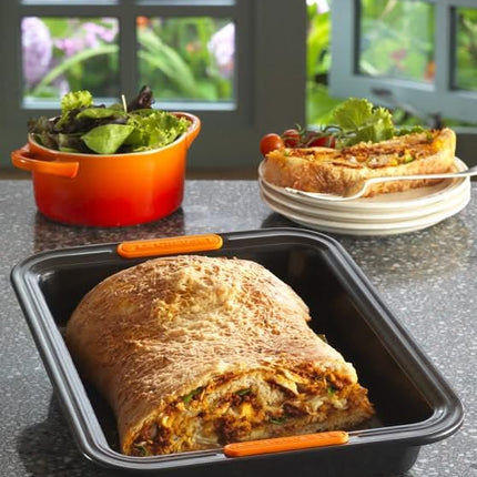 Le Creuset Non-Stick Carbon Steel Bakeware Rectangular Cake Tin, 33 cm, Black, 46079330010000