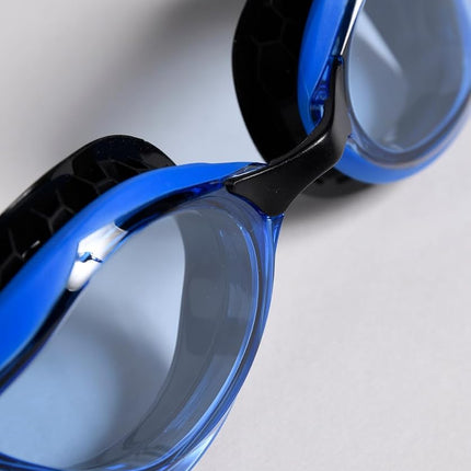 ARENA Air-Bold Swipe Unisex Adult Swim Goggles, Pool Goggles with Wide Lenses, Swipe Anti-Fog Technology, UV Protection, Adjustable Strap, Air Seals