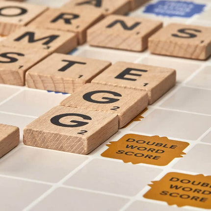 Juego de mesa Scrabble - Crucigrama clásico para niños de 8 años en adelante, divertida actividad familiar para 2 a 4 jugadores