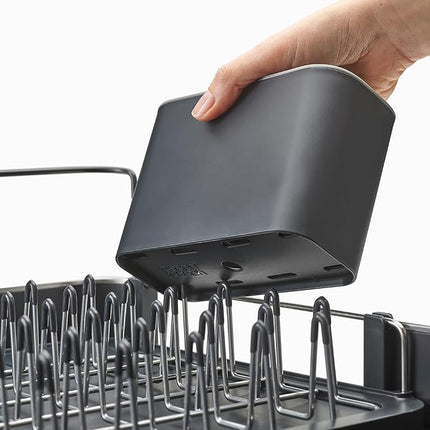 Égouttoir à vaisselle extensible Joseph Joseph Extend en acier avec panier à couverts amovible et bec verseur pivotant - Gris/Acier