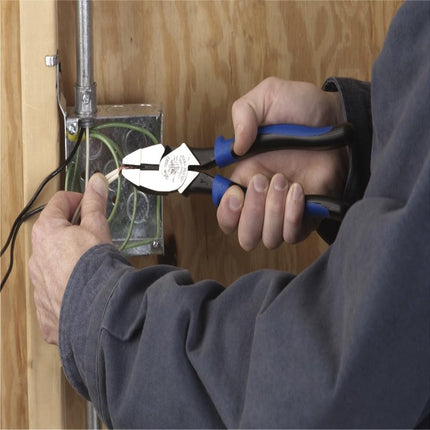 Side Cutter Linemans Pliers, High Leverage 23 cm Pliers Cut ACSR, Screws, Nails, Wire Klein Tools J2000-9NE
