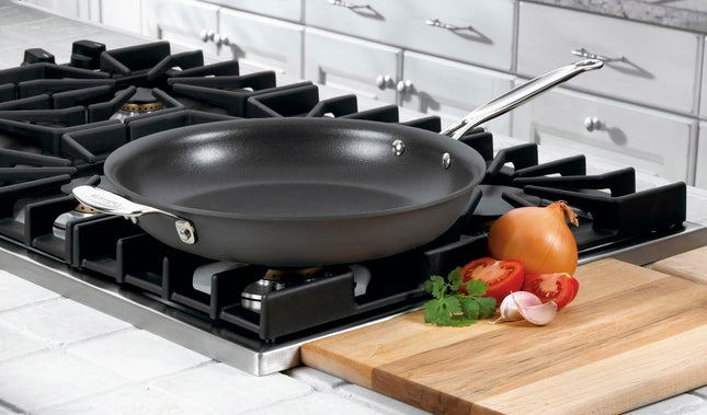 Cuisinart 12" Open Skillet w/Helper Handle