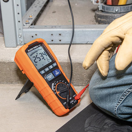 Megohmmeter, Insulation Resistance Tester Multimeter, 4000 Megohm Resistance, 125V/250V/500V/1000V Test Voltage, Klein Tools ET600