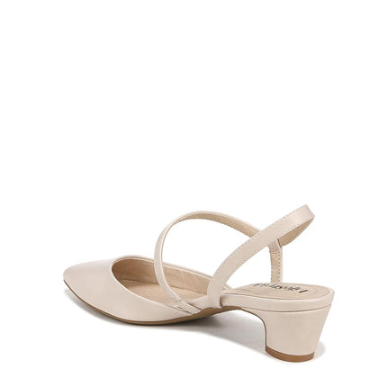 LifeStride Women's Minimalist Pump, Almond, 8.5