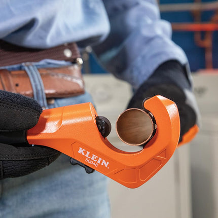 Klein Tools 50046 Constant Swing Tubing Cutter for Copper and Aluminum, 1/8 to 1 3/8-Inch O.D. with Deburring Tool and Replacement Blade