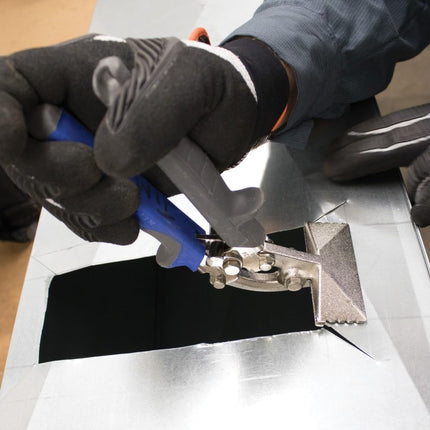 Klein Tools 86524 Engatilladora de mano, engatilladora de metal descentrada tiene mordaza de 7.6 cm, dobla acero de calibre 22 y acero inoxidable de calibre 24