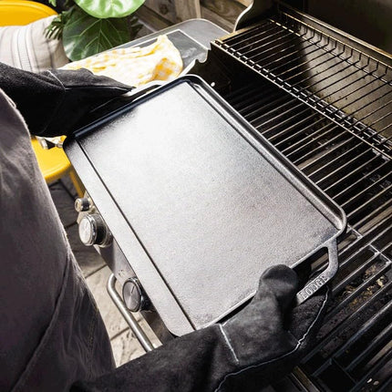 Lodge 50.8 x 26.51 cm / 20 x 10.44 inch Pre-Seasoned Cast Iron Reversible Grill/Griddle