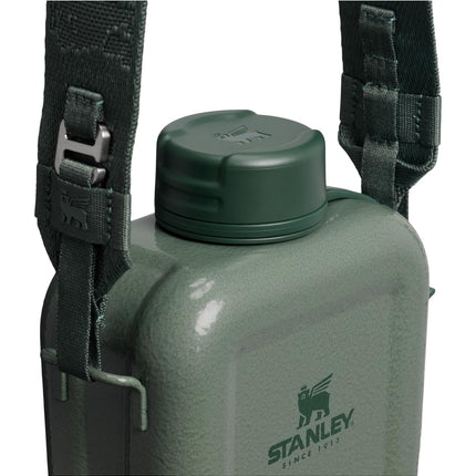 Cantimplora Stanley Next X Nature de 25 oz, verde martillado